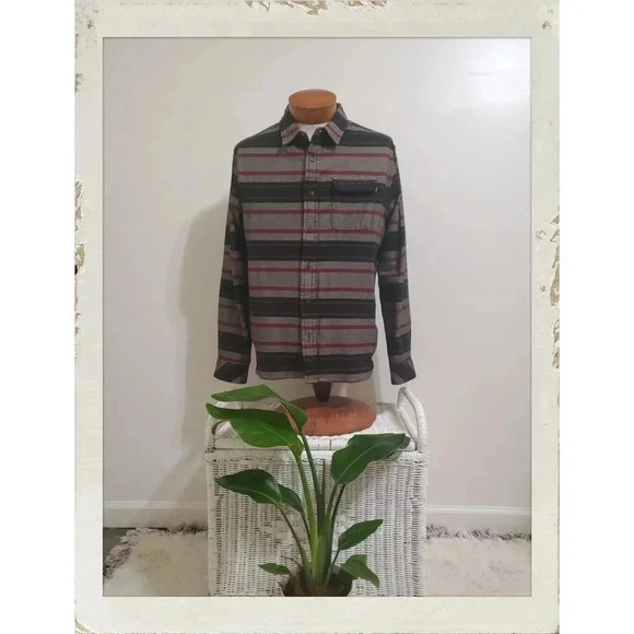 ✨Free Gift✨O'Neill | Vintage 90s Stripe Tribal Button Skater Boyfriend Med Shirt - Picture 1 of 1